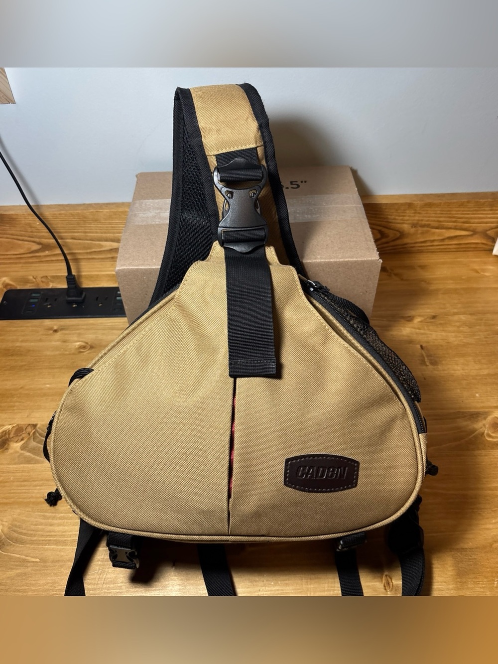 CADEN EUC DSLR CAMERA BAG BACKPACK